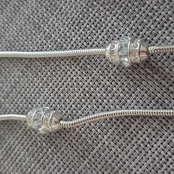 LIZ CLAIBORNE WOMEN'S FASHION JEWELRY BUNDLE OF 3 NECKLACES - Picture 5 of 13